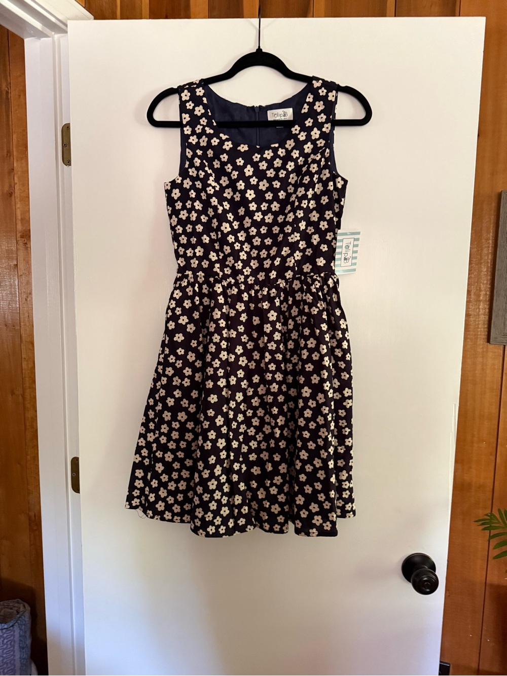 NWT TULIP B SIZE MEDIUM SLEEVELESS DRESS. - Picture 7 of 7